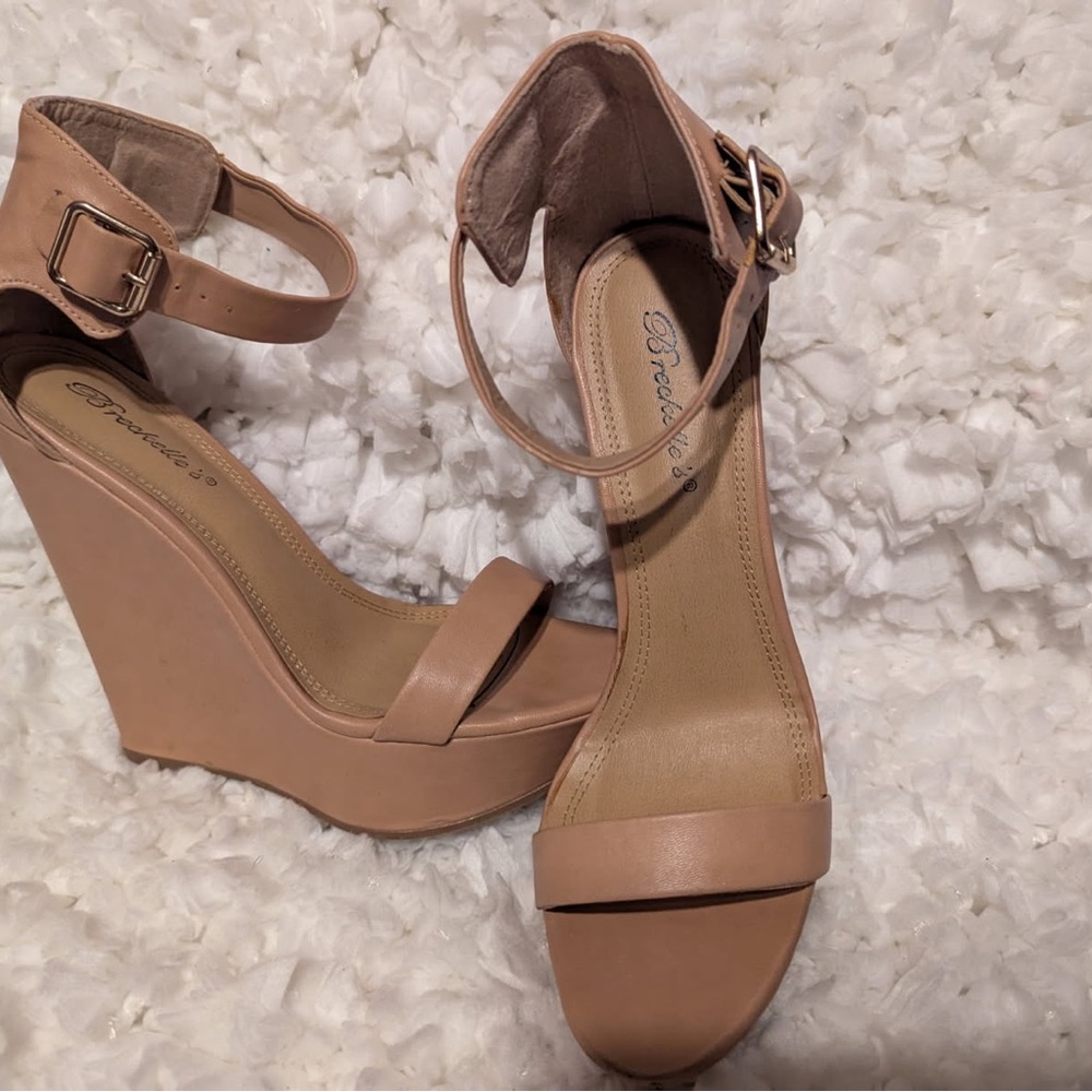 Breckelles Beige Wedge Sandals